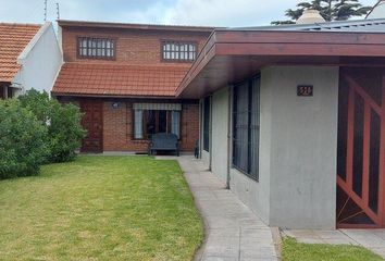 Casa en  Villa Primera, Mar Del Plata