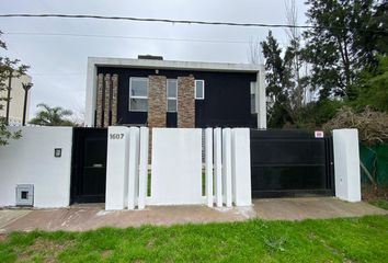 Casa en  Manuel B Gonnet, Partido De La Plata