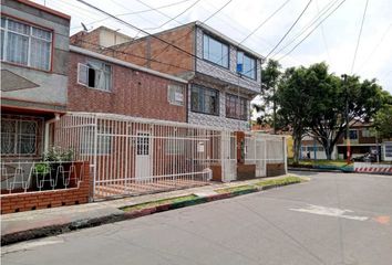 Casa en  Las Américas Occidente, Bogotá