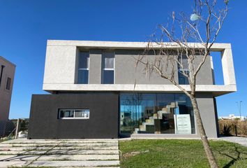 Casa en  Puertos Del Lago, Partido De Escobar