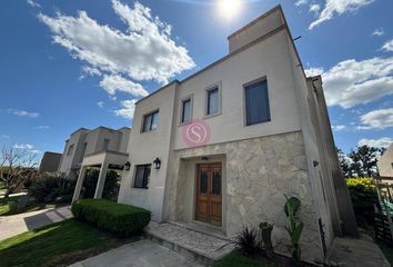 Casa en  La Agustina, Partido Del Pilar