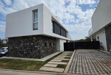 Casa en  Cumbres Del Golf, Villa Allende