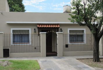 Casa en  Adrogué, Partido De Almirante Brown