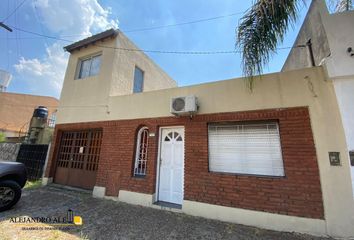 Casa en  Martín Coronado, Tres De Febrero