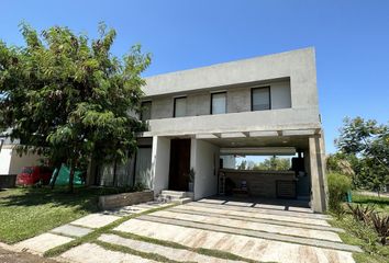 Casa en  Villa Carmela, Tucumán