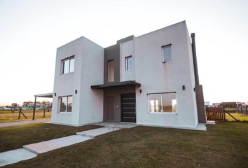 Casa en  Santa Inés, Esteban Echeverría