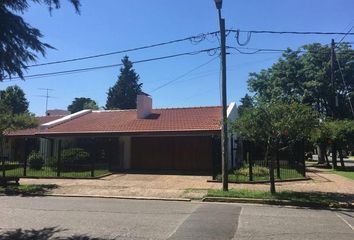 Casa en  Adrogué, Partido De Almirante Brown