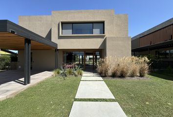 Casa en  Fisherton, Rosario