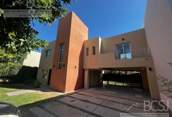 Casa en  Santa Lucía, San Juan