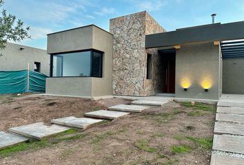 Casa en  Luján De Cuyo, Mendoza