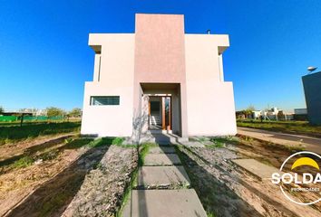 Casa en  Puerto Roldán, Roldán