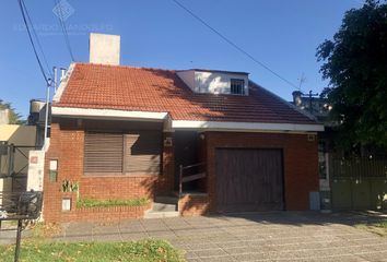 Casa en  Remedios De Escalada, Partido De Lanús