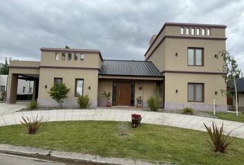 Casa en  Valentina Sur Urbana, Neuquén