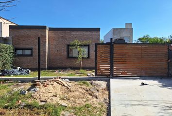 Casa en  Puerto Roldán, Roldán