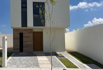 Casa en condominio en  Circuito Universidades, El Marqués, Querétaro, 76269, Mex