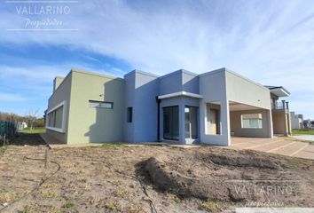 Casa en  Colón, Entre Ríos, Arg