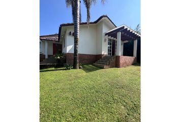 Casa en  Avándaro, Valle De Bravo