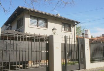 Casa en  Adrogué, Partido De Almirante Brown