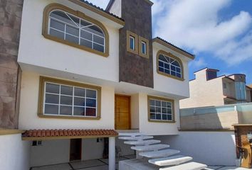 Casa en condominio en  Calle Ricardo Flores Magón, Santa Cruz Otzacatipan, Toluca, México, 50210, Mex