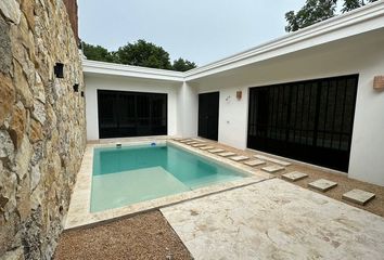 Casa en  810 812 814, Calle 67, Centro, Mérida, Yucatán, 97000, Mex