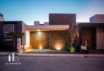 Casa en  Paseo Del Parque, Morelia, Michoacán De Ocampo, 58254, Mex