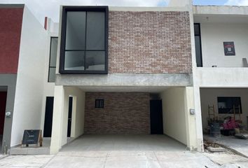 Casa en  Avenida Cumbres, Mitras Poniente, García, Nuevo León, 66035, Mex