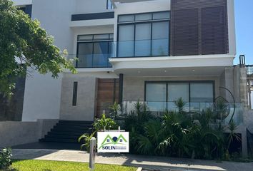 Casa en  Calle Laguna 10-b-10-b, Región 513, Bosques San Miguel, Cancún, Benito Juárez, Quintana Roo, 77535, Mex