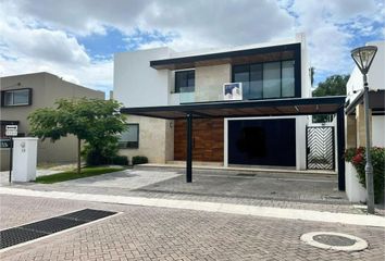 Casa en condominio en  Calle Arboleda, Rinconada Jurica, Santiago De Querétaro, Querétaro, 76100, Mex