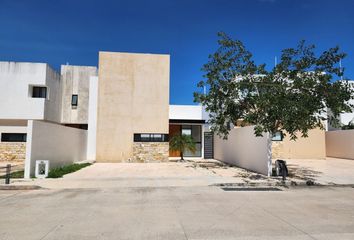 Casa en  Avenida 21, Mérida, Yucatán, 97305, Mex