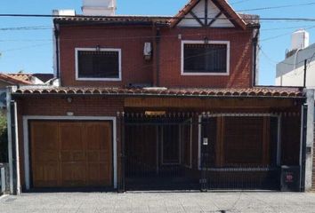 Casa en  Calle Coronel Machado 2144, Morón, Morán, B1712, Provincia De Buenos Aires, Arg