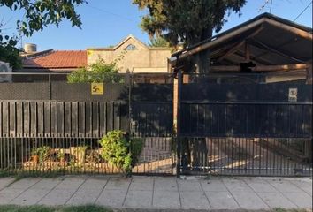 Casa en  Calle Gauchos De Güemes 2573, Ituzaingó Centro, Ituzaingó, B1715, Provincia De Buenos Aires, Arg