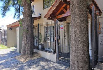 Casa en  Calle Gobernador Guillermo Udaondo 901-999, Ituzaingó Centro, Ituzaingó, Provincia De Buenos Aires, Arg