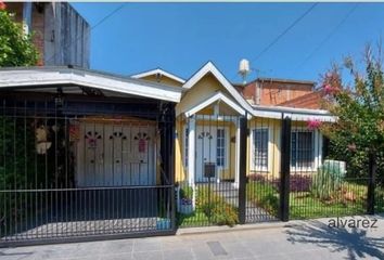 Casa en  Calle Concejal Miguel Ramella 3192, Morón, Morán, B1708, Provincia De Buenos Aires, Arg