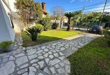 Casa en  Calle Gobernador Mariano Acosta 402-500, Ituzaingó Centro, Ituzaingó, B1714, Provincia De Buenos Aires, Arg