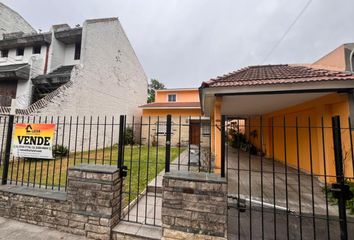 Casa en  Calle Falucho 2457, Ciudad Del Libertador General San Martín, General San Martín, B1653, Provincia De Buenos Aires, Arg