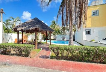 Casa en  Retorno Jardines, Jardines De Bonampak Supermanzana 77, Cancún, Benito Juárez, Quintana Roo, 77528, Mex