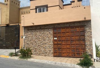 Casa en  Cerrada De La Huasteca 127-145, Residencial La Huasteca, Ciudad Santa Catarina, Santa Catarina, Nuevo León, 66353, Mex