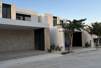 Casa en condominio en  X Canatún, Mérida, Yucatán, Mex