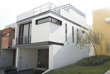 Casa en condominio en  Avenida Madeiras, Zapopan, Jalisco, 45134, Mex