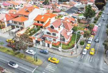 Casa en  3xvh+5rr, Cuenca, Ecuador