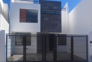 Casa en  Calle Sendero Del Retiro 10, Milenio 3a. Ion, Santiago De Querétaro, Querétaro, 76060, Mex