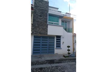 Casa en  Jardindes De La Victoria, Silao