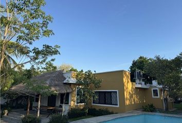 Quinta en  Calle 18 108-108, Cholul, Mérida, Yucatán, 97305, Mex