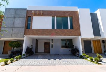 Casa en condominio en  Avenida Paseo Del Anochecer, Zapopan, Jalisco, 45019, Mex