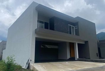 Casa en  El Yerbaniz, Santiago, Nuevo León, Mex