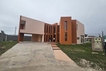 Casa en  El Centauro, Esteban Echeverría