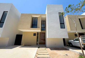 Casa en  Carretera Conkal - Chicxulub Puerto, Cholul, Mérida, Yucatán, 97305, Mex