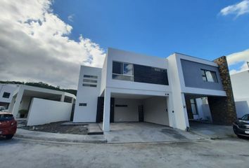 Casa en  Calle Mónaco, Fidencio Cavazos, Santiago, Nuevo León, 67328, Mex