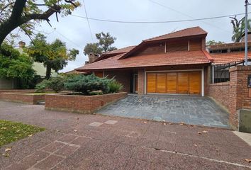 Casa en  Adrogué, Partido De Almirante Brown