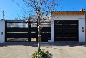 Casa en  Caseros, Tres De Febrero